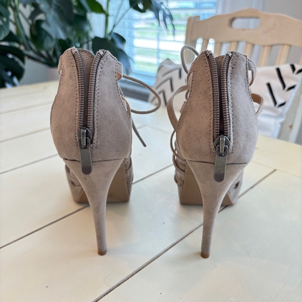 Chinese Laundry Strappy Sandal Heels Women’s 7.5 Beige Taupe - Picture 13 of 16